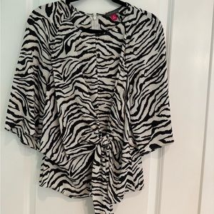Print blouse by Vince Camuto